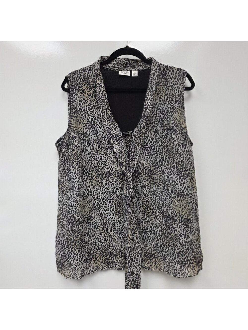 Cato Blouse Womens 18/20W Beige Animal Print V Neck Sleeveless Chiffon Top